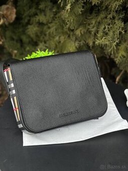 KABELKA CEZ RAMENO OD Burberry🌐