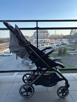 Cybex Eezy S2+