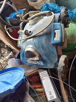 Predám bazénový vysavac