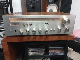 Akai AA-1020