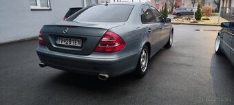 Mercedes Benz E W211