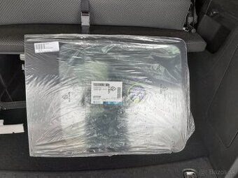 Vw caddy sklo