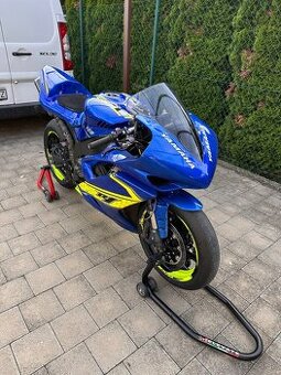 Yamaha R1 rn19 okruhovka