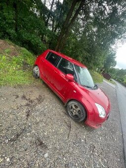 Suzuki Swift 1,3i 68kW 4x4 /NA NÁHRADNÉ DIELY/