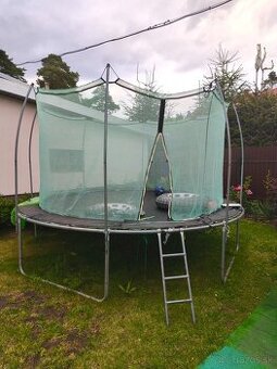 Trampolina