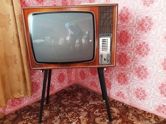 Čiernobiely televízor aj so set up boxom