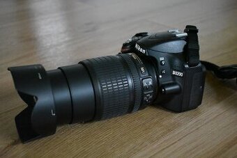 Nikon d3200 + objektiv nikkor 18 - 105 AF-s