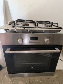 Vstavaná rúra+ plynový sporák