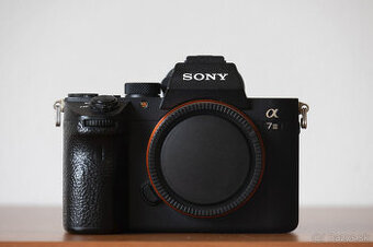 SONY A7 III = TOP STAV