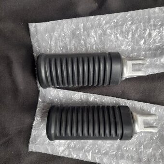 HARLEY DAVIDSON® Breakout M8 stupačky