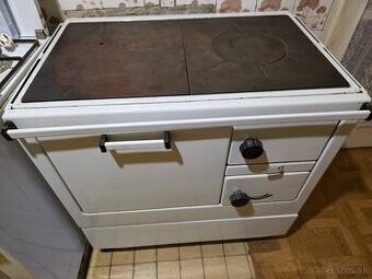 Sporák na tuhé palivo