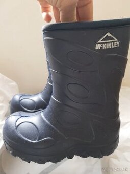 Nové nenosené detské zateplené čižmy McKinley Rock Jr 24