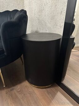 Príručný stolík  čierné drevo kolekcia Clarice Westwing