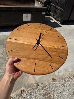 Dubové nástenné hodiny 38cm