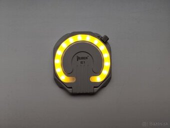 Wuben E1 svietidlo na telefón.