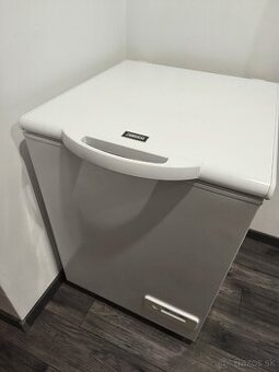 Truhlicová mraznička Zanussi