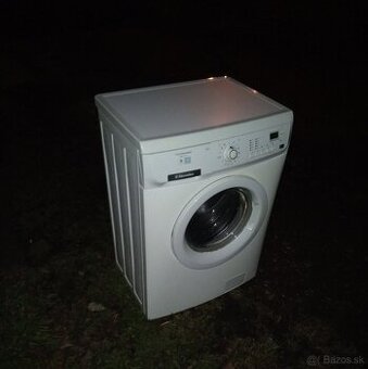 Predám funkčná ÚZKA automatická práčka ELECTROLUX,1200 ot./m