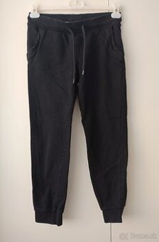 Dámske čierne tepláky s gumou na spodku (Terranova)