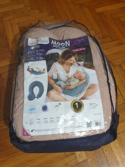 Vankúš na kojenie Babymatex