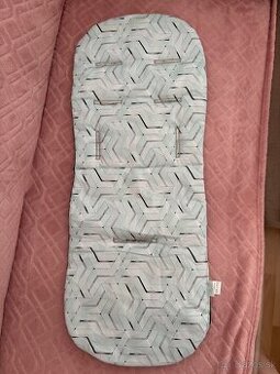 podložka do kočíka