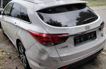 HYUNDAI i40 CW 1.7 CRDi 2015 predám DVERE, Predám MOTOR G4FA