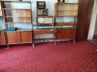 Darujem drevené skrinky retro.