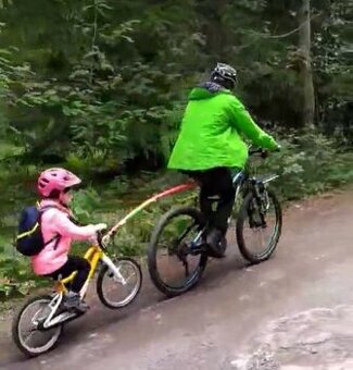 WOOM 3 + ťažná tyč na 2 bicykle + prilba
