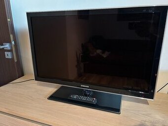 LED televízor Samsung UE32D5000 32" + set-top box zdarma