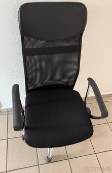 Ergonomická kancelárska stolička