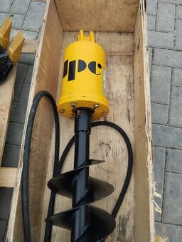hydraulicky zemný vrták
