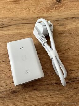Ubiquiti PoE+ (at) adaptér v záruke