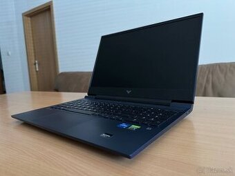 HP Victus 16