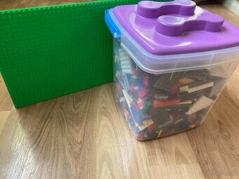 Lego zbierka vo vedierku s podložkou, Originál Lego vedierko