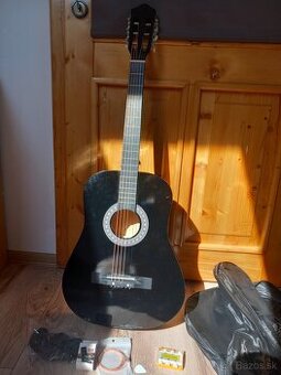 Akustická gitara pre začiatočníkov