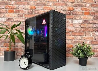 Ryzen 7 5800X3D\32GB\RX 7900XTX\SSD\850W Zdroj