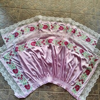 Piešťany kroj - dievčenské zástery - 1