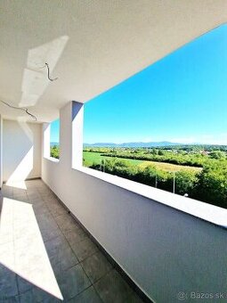 NOVOSTAVBA - PREDÁM 2 IZBOVÝ BYT S VEĽKOU LOGGIOU