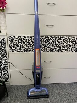 Electrolux akumulatorový vysávač tyčový
