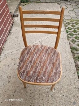 Stare retro stolicky na renovaciu