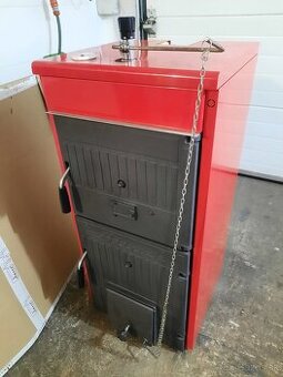 Predám 4čl. Iiatinový kotol Attack na tuhé pal.