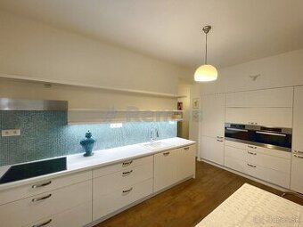 Nájom 3i byt, Krížna vnútroblok, Staré Mesto, 2 balkóny