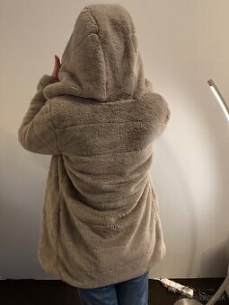 Predám dámske kabáty