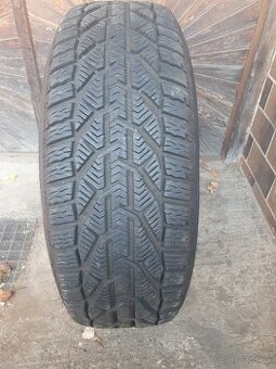 Predam pneumatiku 215/60 R16