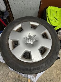 Predám plechové disky s pneumatikami na Toyotu