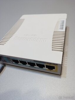 Mikrotik RB951Ui-2HnD
