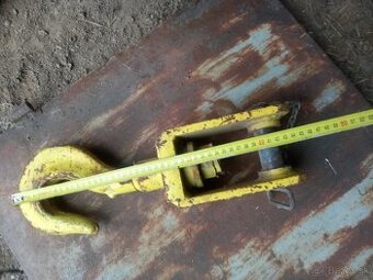 Predám otočný hak vhodný na hydraulicku ruku, žeriav. V dobr