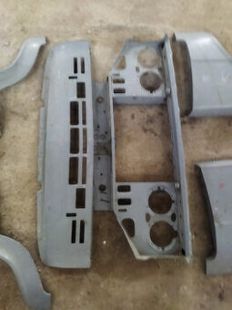 Sedačky fiat 125p + plecharina nová