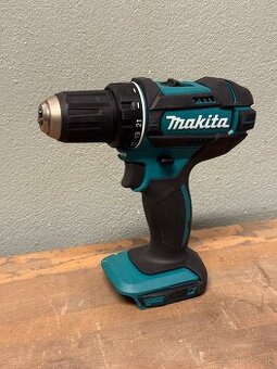 AKU skrutkovač Makita