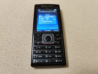 Predám mobillný telefón Sony Ericsson Cedar, zachovalý.