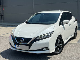 Nissan Leaf N-Connecta 40KWH V ZÁRUKE 360 STUPŇOVÁ KAMERA